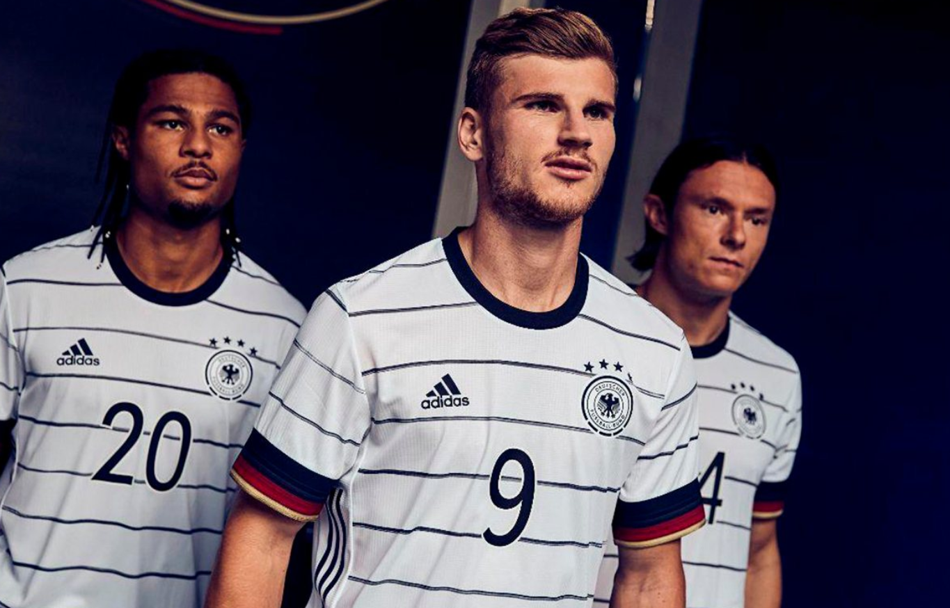 Новая форма сборной германии 2024. Форма сборной Германии евро 2020. Форма сборной Германии 2021. Футбольная форма сборной Германии 2020. Футболка сборной Германии евро 2020.